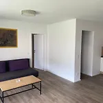 Siri Zentrum Mit Garten