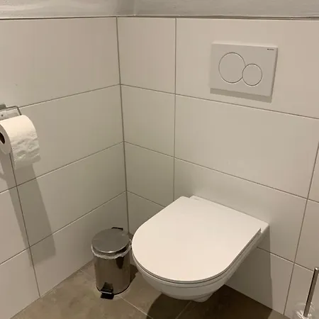 Siri Zentrum Mit Garten شقة