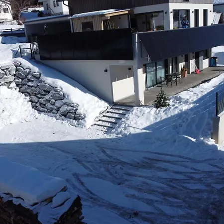 アパート Siri Zentrum Mit Garten *