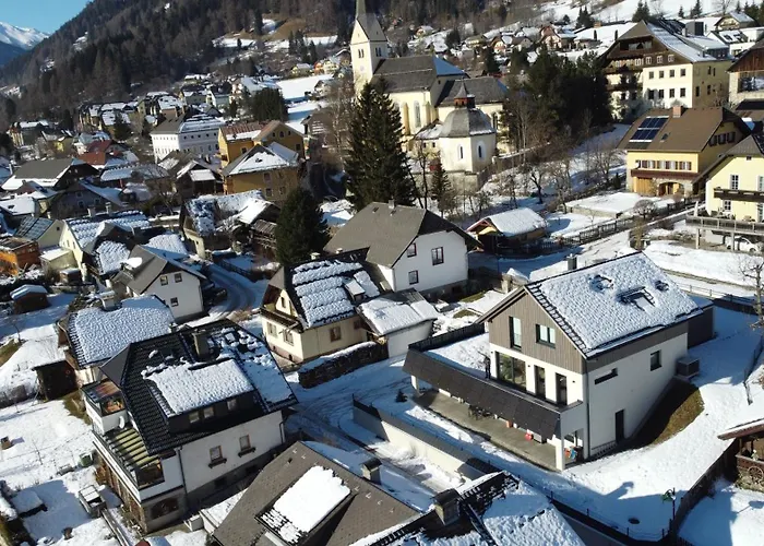 Siri Zentrum Mit Garten *